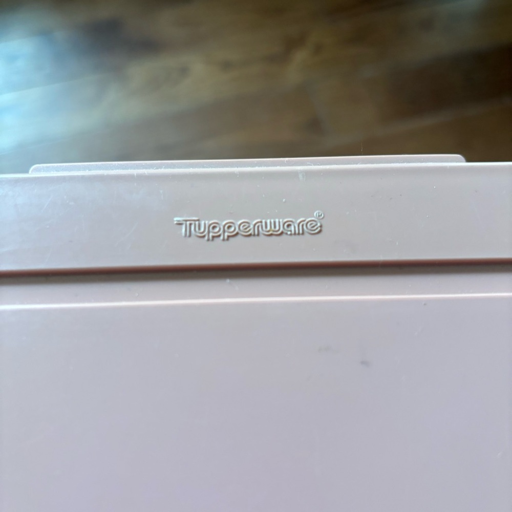 Vintage Tupperware pink large rice plastic storage and dispenser container - Picture 14 of 16
